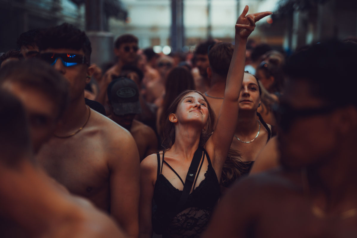 Loading... just a sec